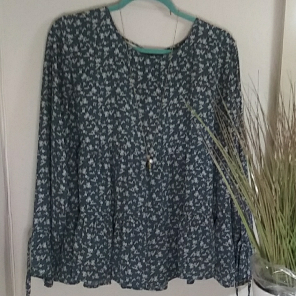 Maurices small floral print blouse